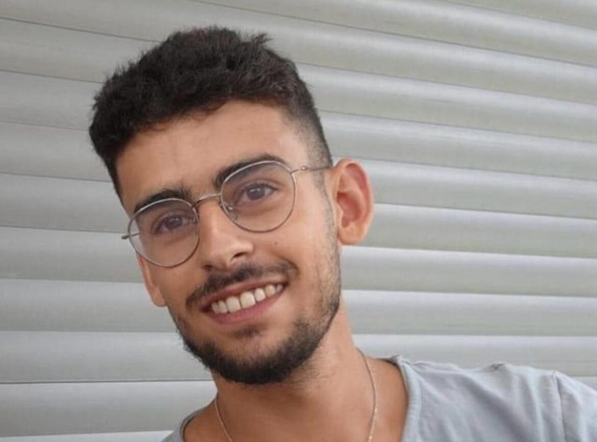 הלוחם הקדוש יונתן אהרון גרינבלט הי"ד מבית שמש הלוחם הקדוש יונתן אהרון גרינבלט הי"ד מבית שמש