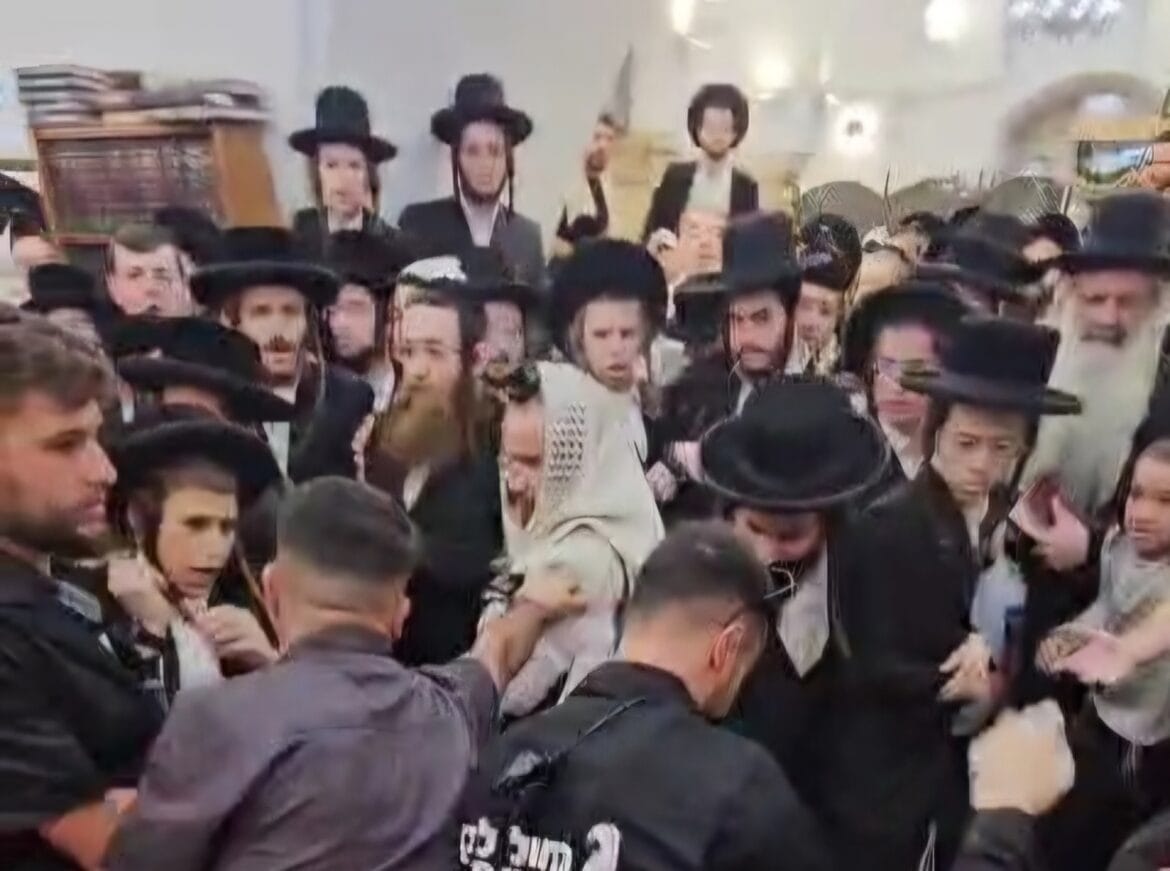 תושב בית שמש נעצר בחשד לביצוע עבירות מין בקטינים. המהומות היום במירון תושב בית שמש נעצר בחשד לביצוע עבירות מין בקטינים. המהומות היום במירון