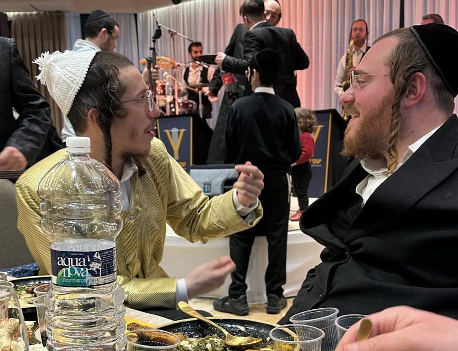 לראשונה, מוטי ויסברג מקשיב לאחרים ולא נותן לאחרים להקשיב לו...